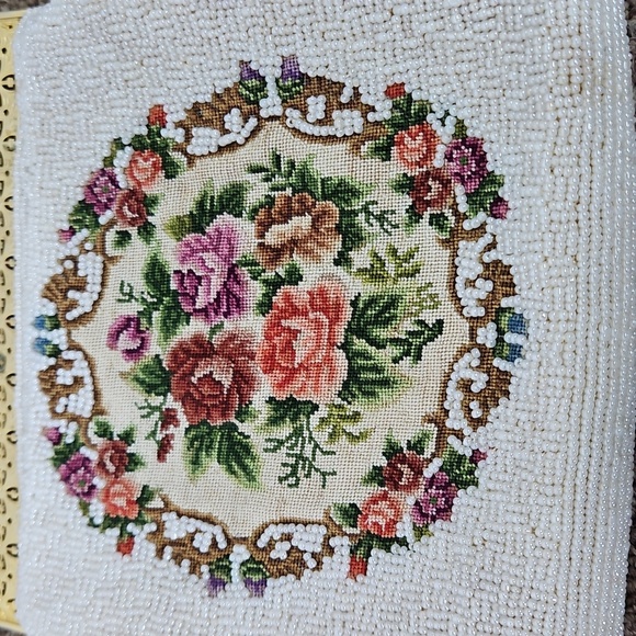 Vintage Needlepoint Petit Point Tapestry Framed Kiss-lock Beaded White Bag 7x9 - Picture 2 of 8